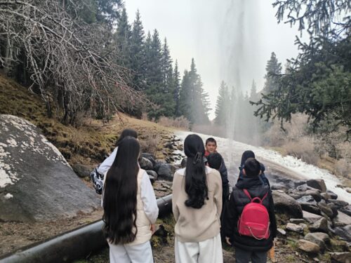 Однодневный поход учащихся кружка "Юные туристы-краеведы" в посёлок/ущелье Ак-Тюз