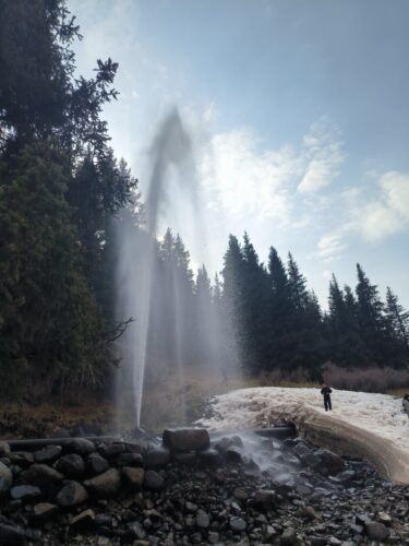 Однодневный поход учащихся кружка "Юные туристы-краеведы" в посёлок/ущелье Ак-Тюз