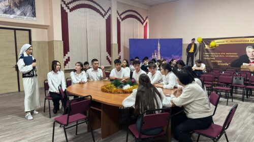 🎓✨ Межшкольный онлайн-телемост, посвящённый 97-летию Ч.Т. Айтматова ✨📚