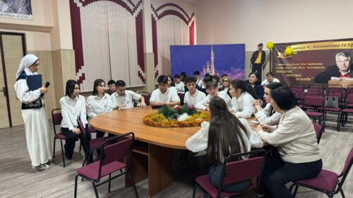 🎓✨ Межшкольный онлайн-телемост, посвящённый 97-летию Ч.Т. Айтматова ✨📚