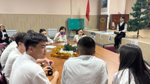 🎓✨ Межшкольный онлайн-телемост, посвящённый 97-летию Ч.Т. Айтматова ✨📚